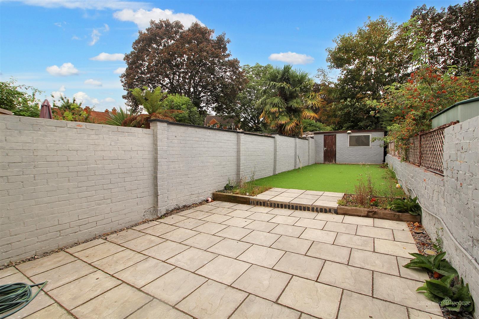 3 bed property in Wilson Road, Reading
